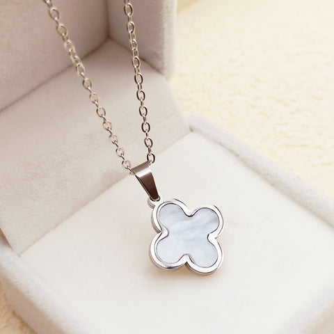 Classic Clover Pendant Necklace