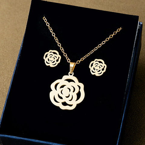 Symbolic Pendant Jewelry Styles