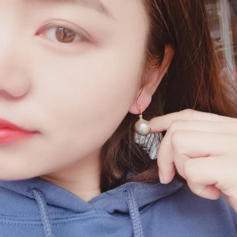Baroque-Inspired Pearl-Style Earrings