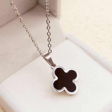Classic Clover Pendant Necklace