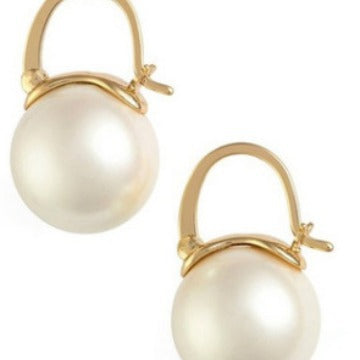 Baroque-Inspired Pearl-Style Earrings